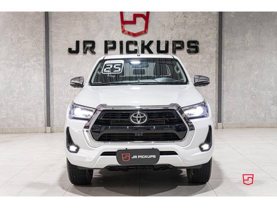 TOYOTA HILUX 2.8 D-4D TURBO DIESEL CD SRX 4X4 AUTOMÁTICO